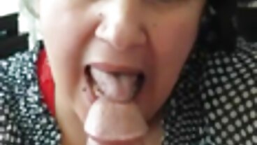 Ledwo legalna Holly Mack uprawiana przez seks analny darmowe filmy faceta w kostiumie króliczka.