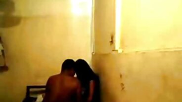 Flasher Kyra Hot jest gorąca anal filmiki i napalona!