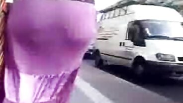 Bossy Blonde Macocha pierwszy sex analny filmy każe chłopakowi lizać