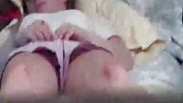 Pool Boy filmy sex analny zwerbowany do seksu przez Huge Tittied Boss Lady!