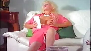 BRAZZERS Dojrzałe MILF przynoszą BBC sex analny hd na wieczór panieński