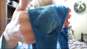 Drobna dzika blondynka w skewlgirl sex analny filmy ujeżdża mundurach