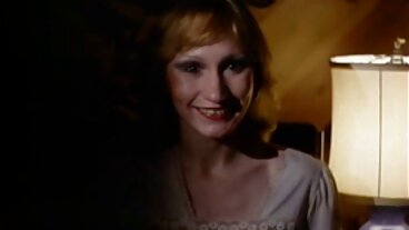 Cycata szefowa Raylene obsługuje trzech partnerów w seks analny filmy swoim biurze