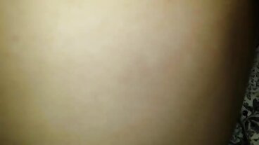 Blond MILF Magnifique pokazuje wspaniałe ciało w basenie polski sex analny